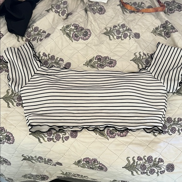 Striped Off-Shoulder Crop Top in White and Black - Picture 4 of 4